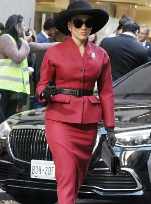 Jennifer Lopez on Set of ‘The Last Mrs. Parrish’ in Midtown Manhattan 10-10-2025