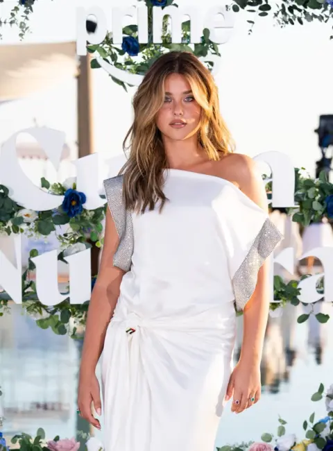 Nicole Wallace – ‘Culpa Nuestra’ Premiere in Ibiza 10-01-2025