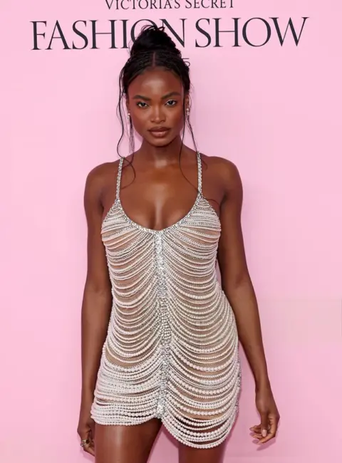 Nneoma Anosike – 2025 Victoria’s Secret Fashion at Steiner Studios in New York 10-15-2025