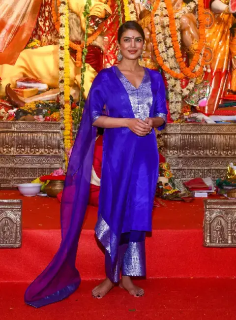 Priyanka Chopra – At Durga Puja Celebrations in Mumbai 09-30-2015