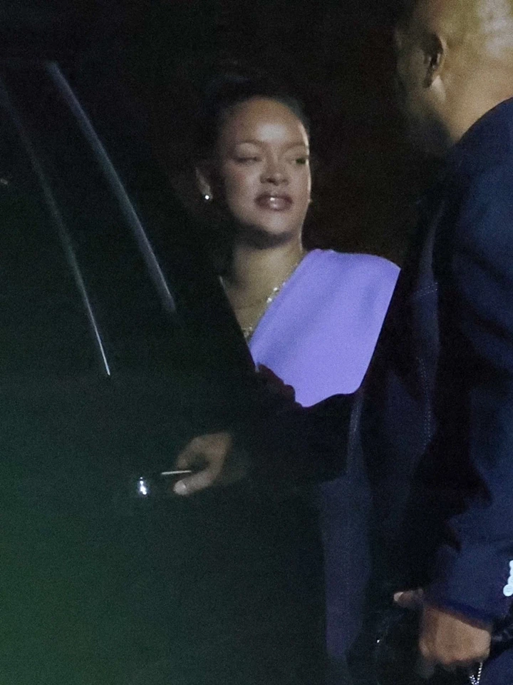 Rihanna Dines Solo at Nobu in Hollywood 10-22-2025