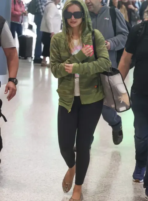 Addison Rae Lands at Sydney Airport 15-11-2025