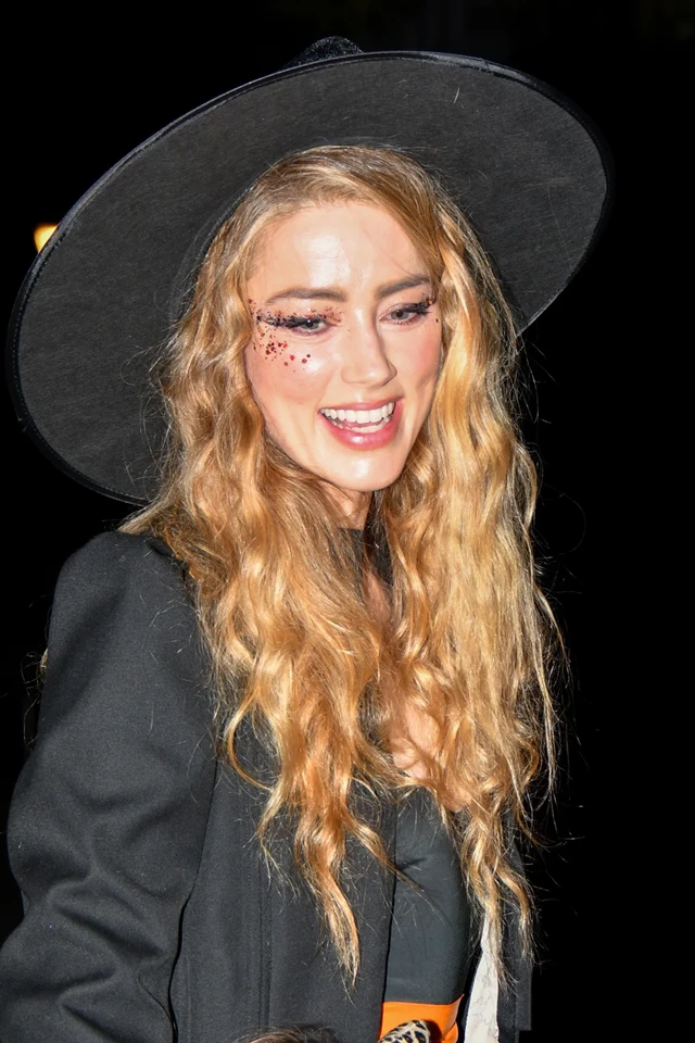 Amber Heard and Her Three Daughters Spotted Having a Blast on Halloween Night 10-31-2025