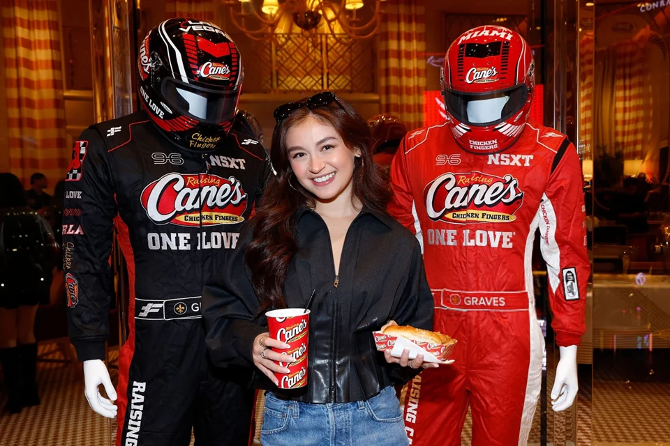 Anna Cathcart – Attends Raising Cane’s Event During F1 Grand Prix Qualifying, Las Vegas NV 11-21-2025