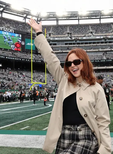 Bailee Madison Shows Support for the New York Jets During the Cleveland Browns Game 11-09-2025