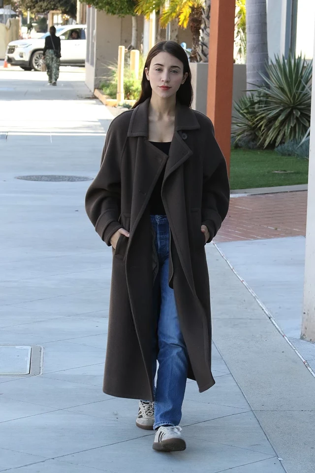 Caylee Cowan Stuns as She Arrives at the Premiere of ‘Liberandome’ in Los Angeles, CA 11-23-2025