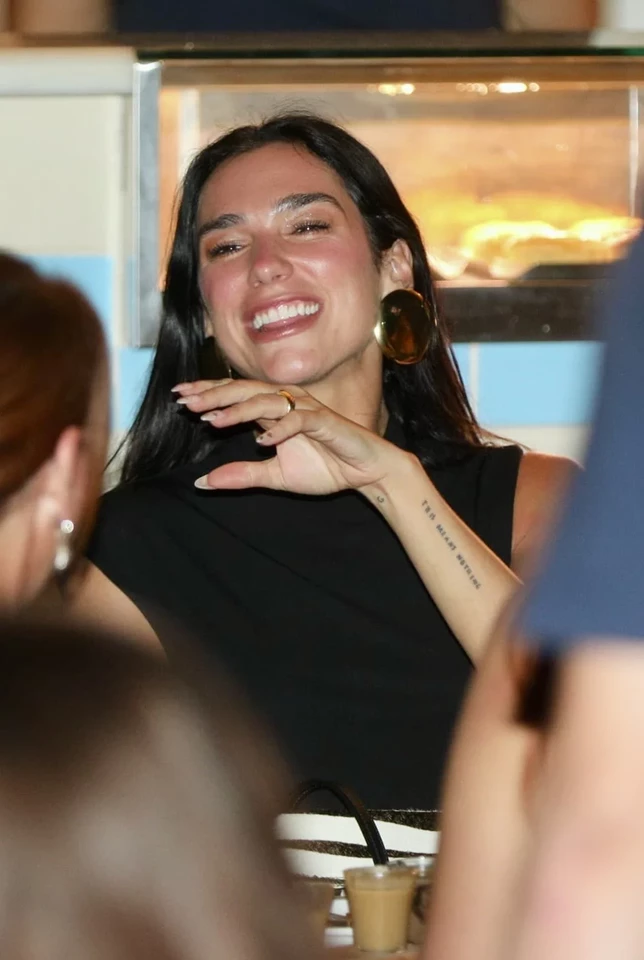 Dua Lipa Excites Fans with Post-Dinner Meetup in Rio De Janeiro, Brazil 11-20-2025