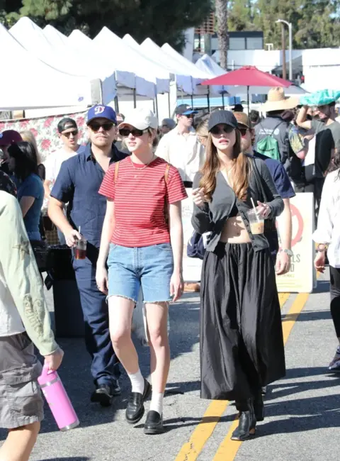 Dylan Sprouse and Barbara Palvin Spotted Shopping at Studio City Farmer’s Market in Los Angeles 11-09-2025