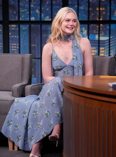 Elle Fanning – Late Night with Seth Meyers 11-11-2025