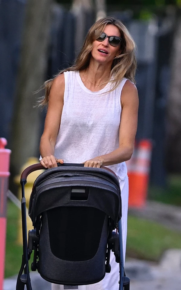 Gisele Bundchen’s First Halloween Stroll with Baby in Sunny Miami 10-31-2025