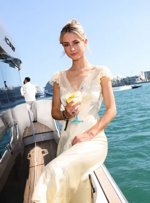 Grace Van Patten – E1 Championship In Miami With Bombay Sapphire in Miami Seaplane Base, Miami, FL 11-08-2025
