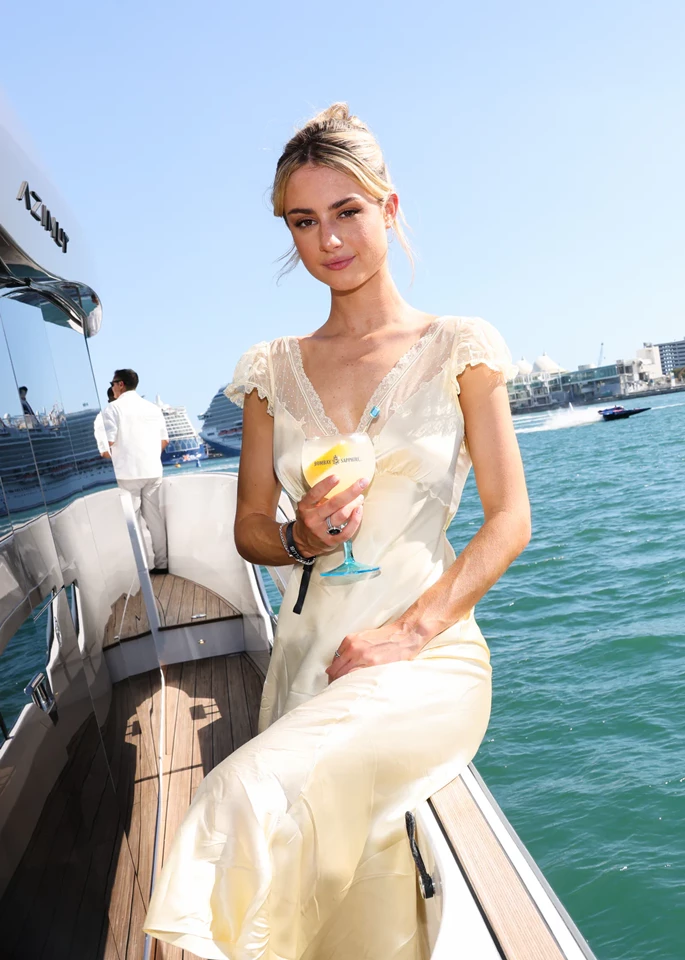 Grace Van Patten – E1 Championship In Miami With Bombay Sapphire in Miami Seaplane Base, Miami, FL 11-08-2025