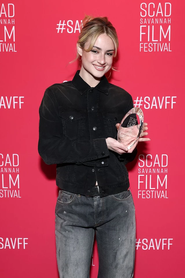 Grace Van Patten – Entertainment Weekly’s ‘Breaking Big Panel and Awards’ at 28th SCAD Savannah Film Festival, Savannah GA 10-30-2025