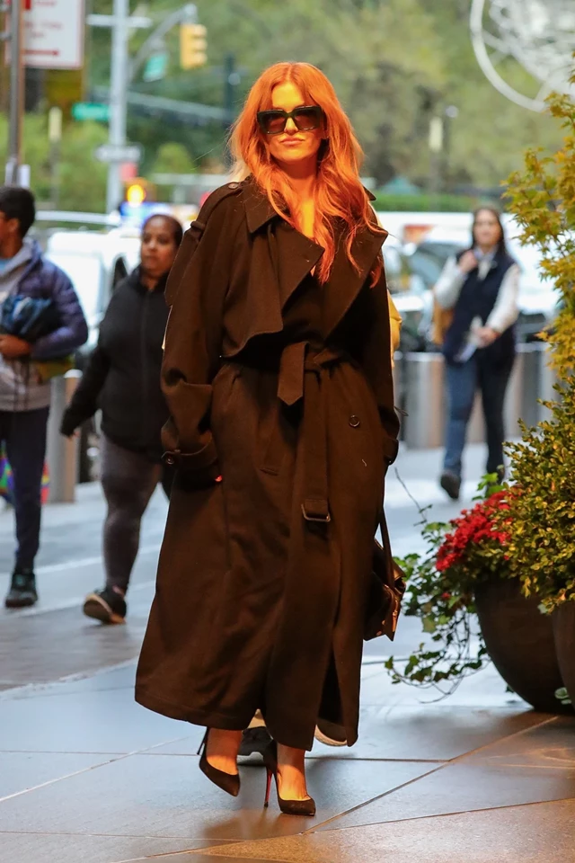 Isla Fisher Spotted Heading Back to Her Hotel Following Late Night With Seth Meyers Appearance 10-29-2025
