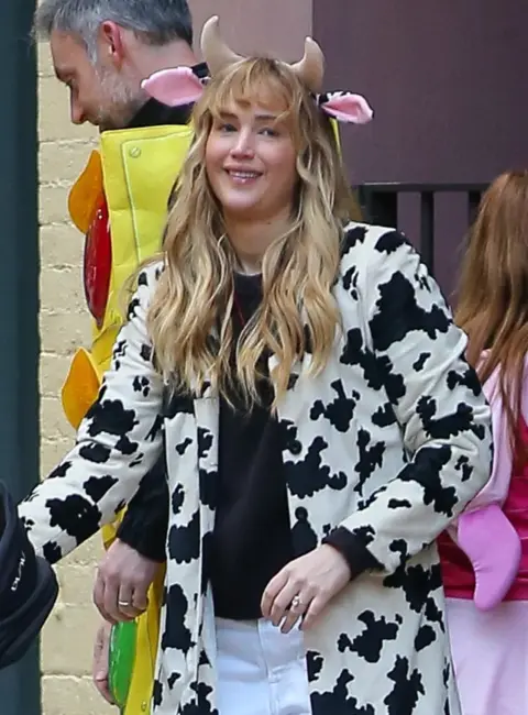 Jennifer Lawrence Spotted Trick-or-Treating with her Family in New York City 10-31-2025