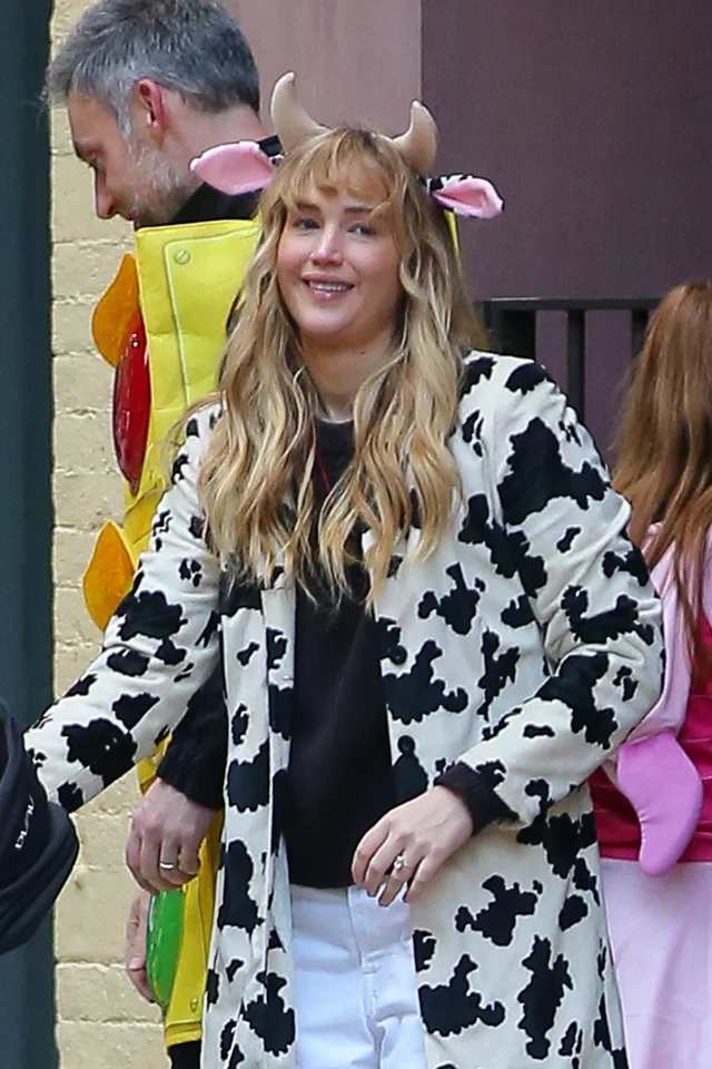 Jennifer Lawrence Spotted Trick-or-Treating with her Family in New York City 10-31-2025