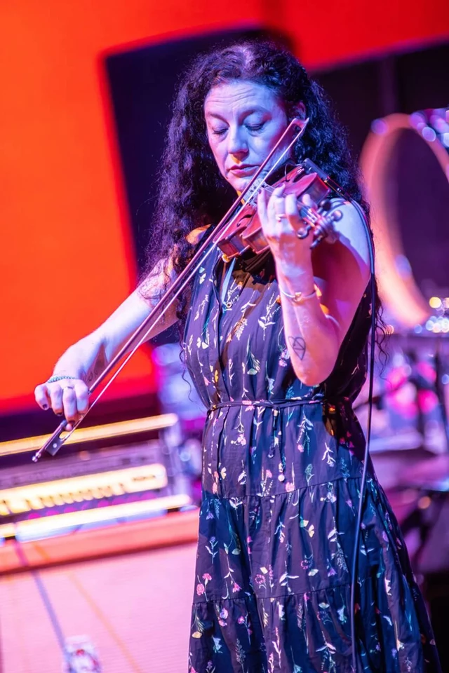 Jessica Moss – Performs Live on Stage at Auditorium of Milan Opening the Show of Swans, Milan, Italy 11-04-2025