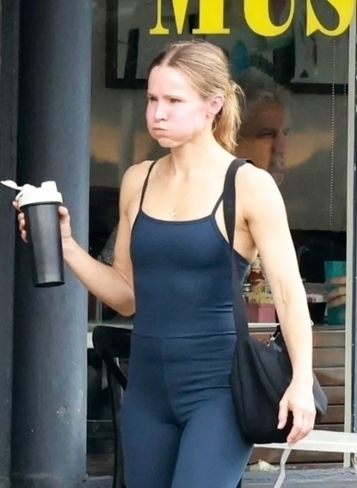 Kristen Bell Relaxes After Energizing Pilates Session in Los Feliz 11-04-2025