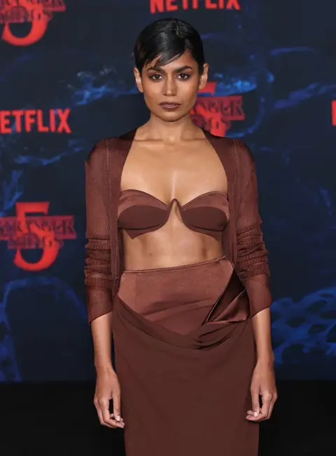 Linnea Berthelsen – Attends the Los Angeles Premiere of Netflix’s ‘Stranger Things’ Season 5 at TCL Chinese 6 Theatres in Hollywood, California 11-06-2025