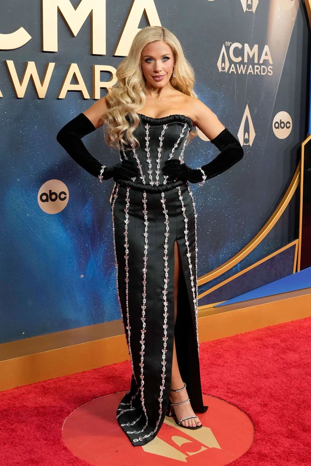 Megan Moroney – 59th Annual CMA Awards at Music City Center in Nashville, Tennessee 11-19-2025