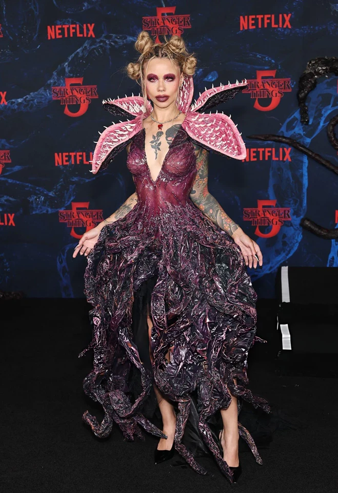 Snitchery – Attends the Los Angeles Premiere of Netflix’s ‘Stranger Things’ Season 5 at TCL Chinese 6 Theatres in Hollywood, California 11-06-2025
