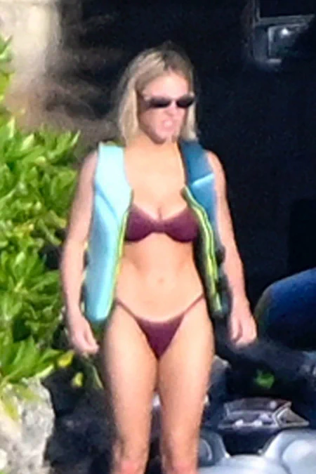 Sydney Sweeney Spotted Having Fun Riding Jet Skis with Friends in Florida 11-24-2025