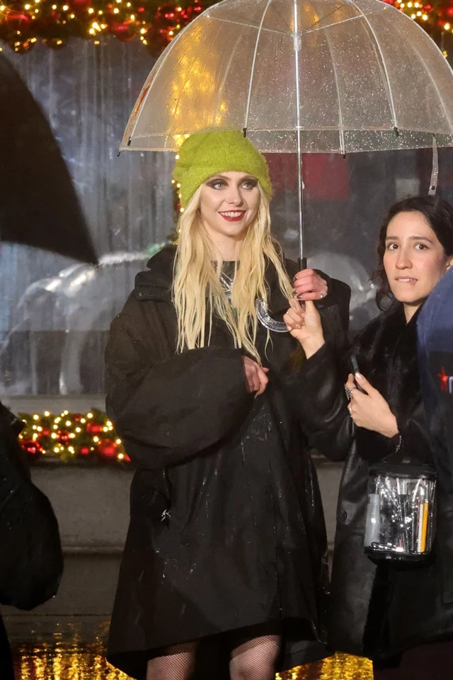 Taylor Momsen – 2025 Macy’s Thanksgiving Day Parade Rehearsals in New York 11-25-2025