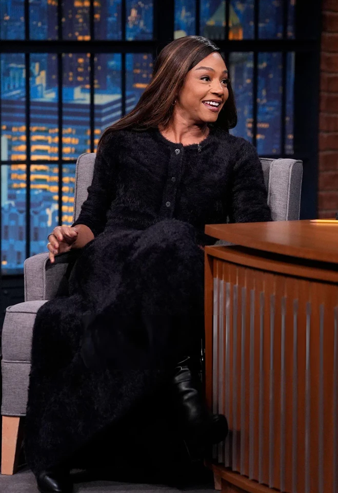Tiffany Haddish – Late Night With Seth Meyers 11-06-2025