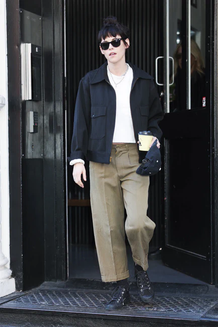 Kristen Stewart Spotted Leaving Her Loft in NYC 12-03-2025