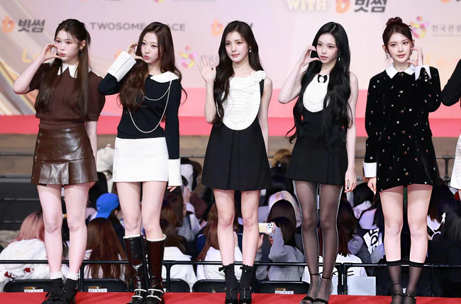 HEARTS TO HEART (Yeon, Stella, Yuha, Ian, Eina) – 2025 SBS Music Festival at Inspire Arena in Incheon, South Korea 12-25-2025