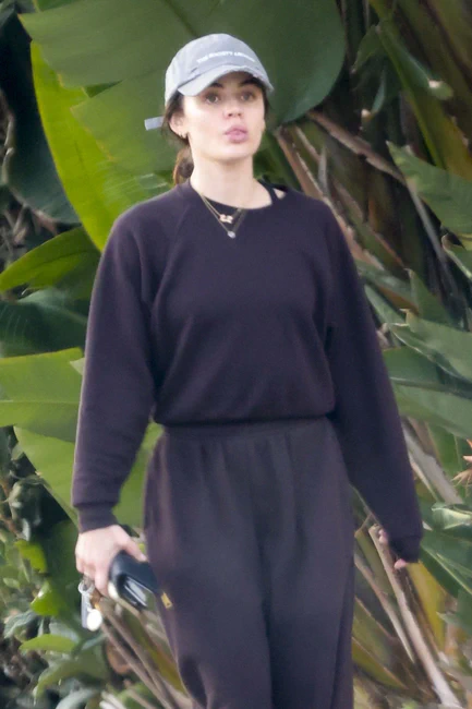 Lucy Hale Arriving at Le Pain Quotidien in Studio City 12-27-2025