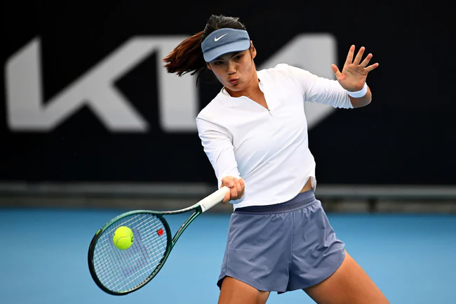 CELEBS100 EMMA RADUCANU FACES EARLY EXIT AS TAYLAH PRESTON PREVAILS IN SECOND ROUND AT HOBART I (1)