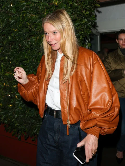 CELEBS100 GWYNETH PALTROW MAKES A CHIC ENTRANCE AT GIOGIO BALDI 01-10-2026 (2)