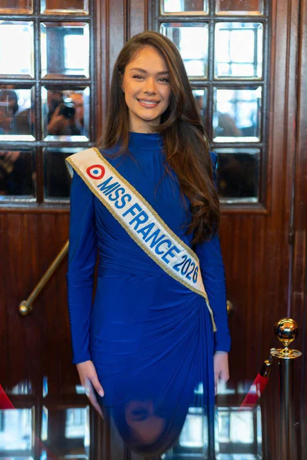 Hinaupoko Deveze (Miss France 2026) – Tempo Show by the Bouglione Winter Circus for 1,600 Hospitalized Children in Paris, France 01-10-2026
