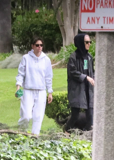 Kristen Stewart and Wife Dylan Meyer were Seen Walking Their Dog in Los Angeles 01-02-2026