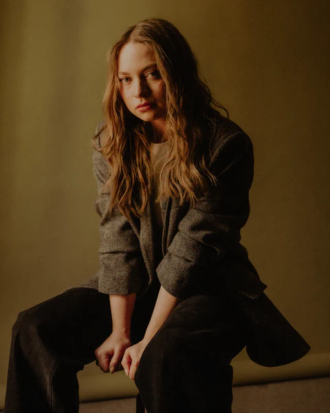 Mia Threapleton – The New York Times May 2025