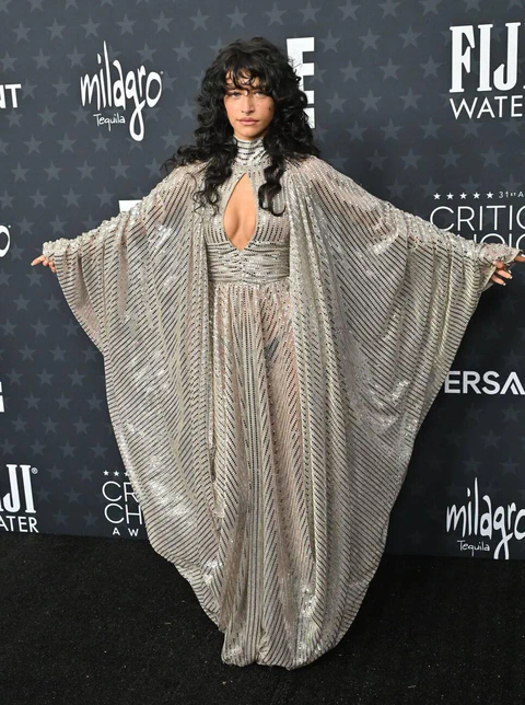 Odessa A’zion – Attends the 31st Annual Critics Choice Awards at Barker Hangar in Santa Monica, California 01-04-2026